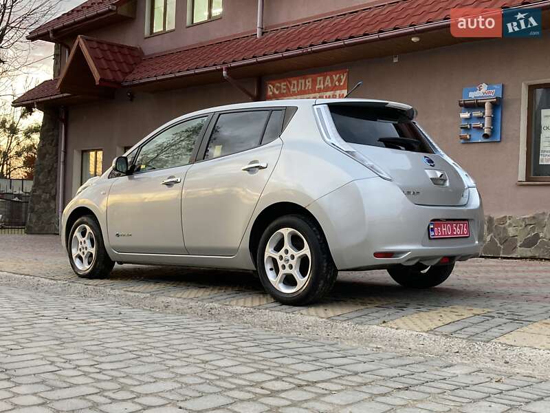 Хэтчбек Nissan Leaf 2013 в Золочеве фото 6 Хэтчбек Nissan Leaf 2013 в Золочеве