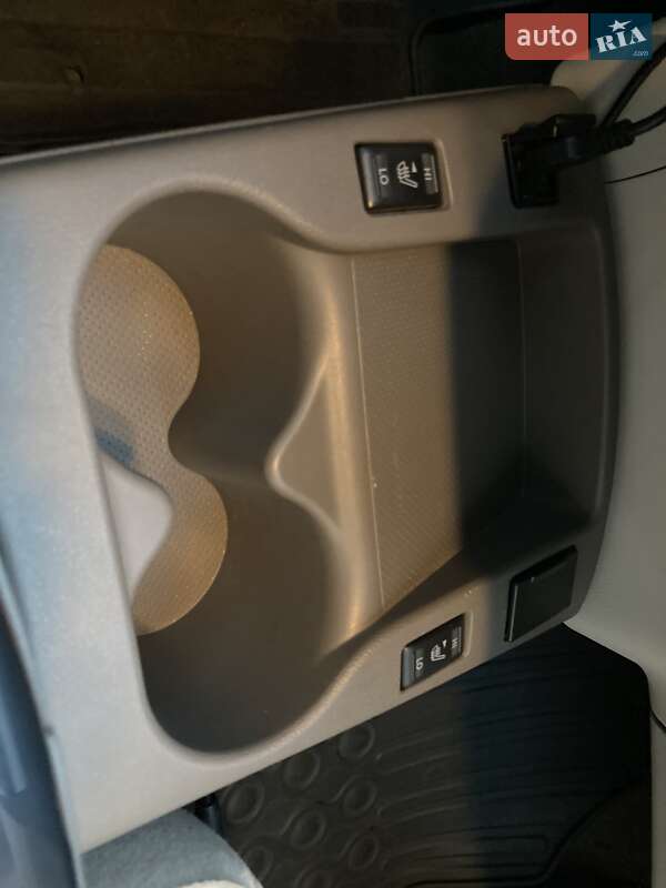 Хэтчбек Nissan Leaf 2013 в Золочеве фото 21 Хэтчбек Nissan Leaf 2013 в Золочеве