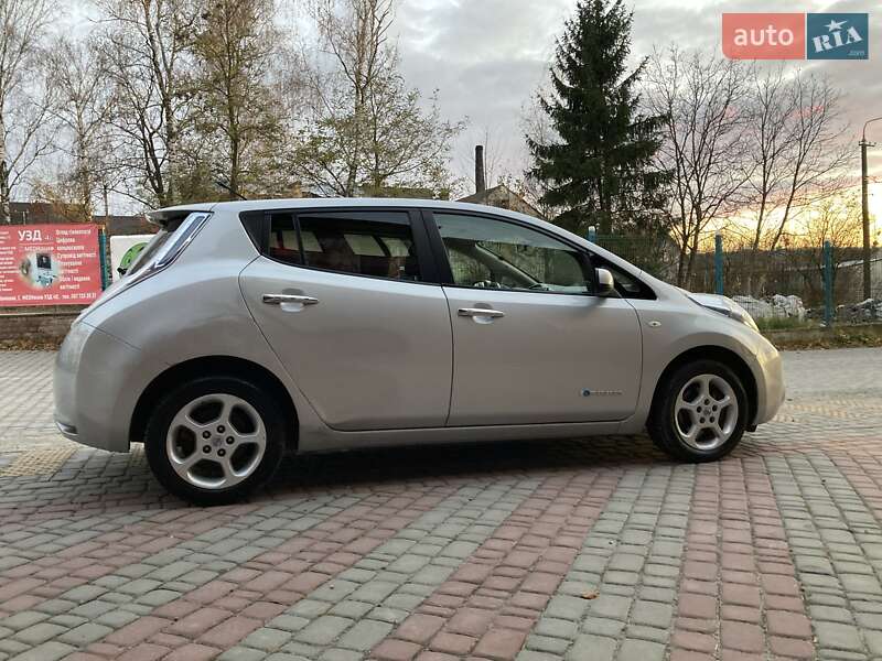 Хэтчбек Nissan Leaf 2013 в Золочеве фото 25 Хэтчбек Nissan Leaf 2013 в Золочеве