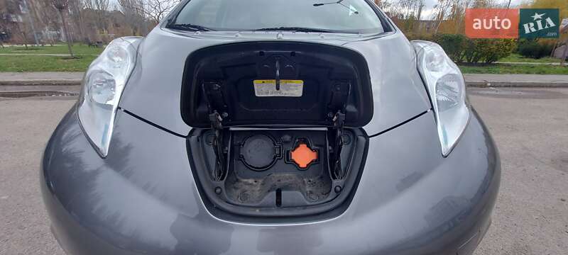 Хэтчбек Nissan Leaf 2015 в Кривом Роге фото 18 Хэтчбек Nissan Leaf 2015 в Кривом Роге