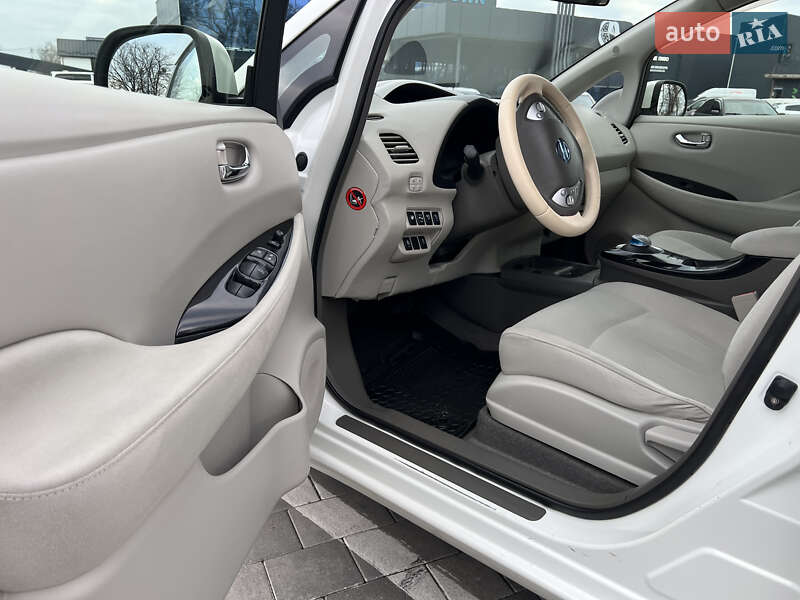 Хэтчбек Nissan Leaf 2013 в Виннице