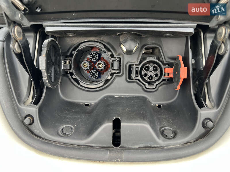 Хэтчбек Nissan Leaf 2013 в Виннице