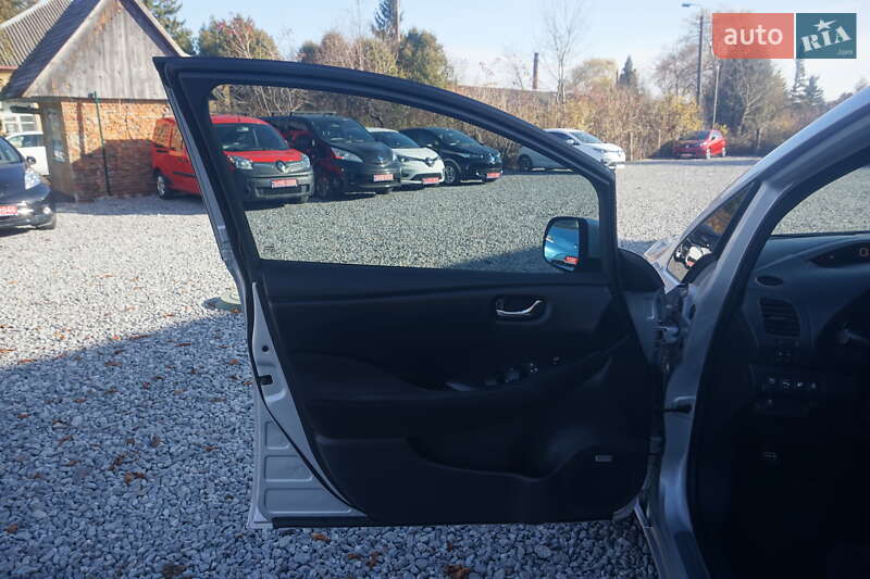 Хэтчбек Nissan Leaf 2013 в Самборе фото 24 Хэтчбек Nissan Leaf 2013 в Самборе