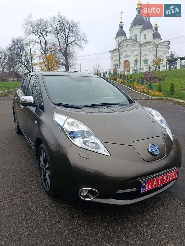 Хэтчбек Nissan Leaf 2016 в Киеве фото 3 Хэтчбек Nissan Leaf 2016 в Киеве