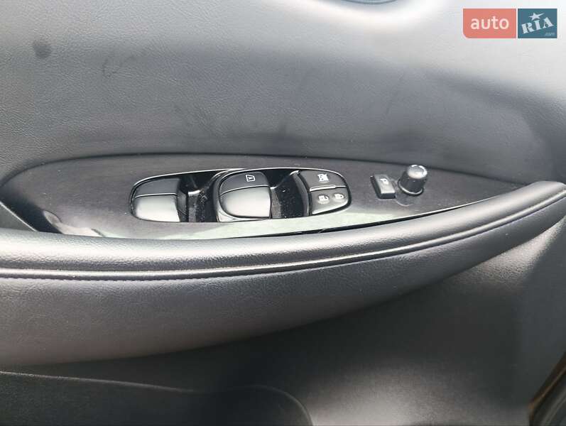 Хэтчбек Nissan Leaf 2016 в Киеве фото 42 Хэтчбек Nissan Leaf 2016 в Киеве