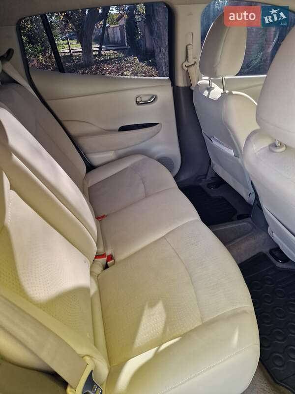 Хэтчбек Nissan Leaf 2012 в Одессе