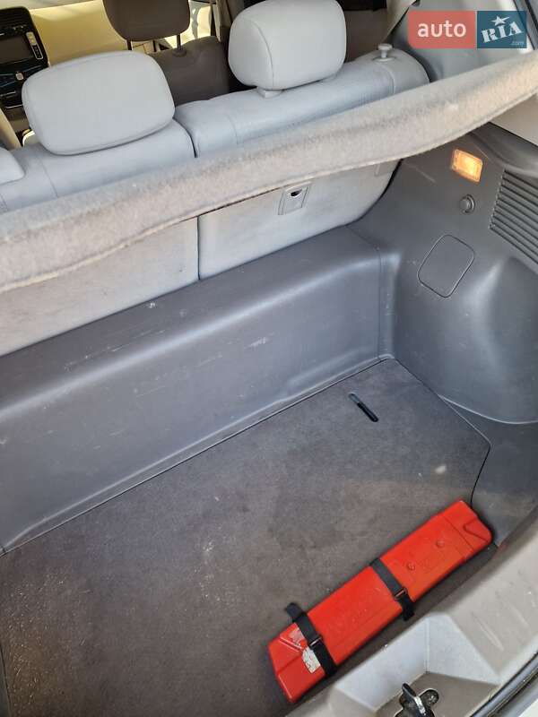 Хэтчбек Nissan Leaf 2012 в Одессе