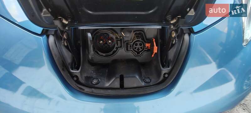 Хэтчбек Nissan Leaf 2014 в Запорожье