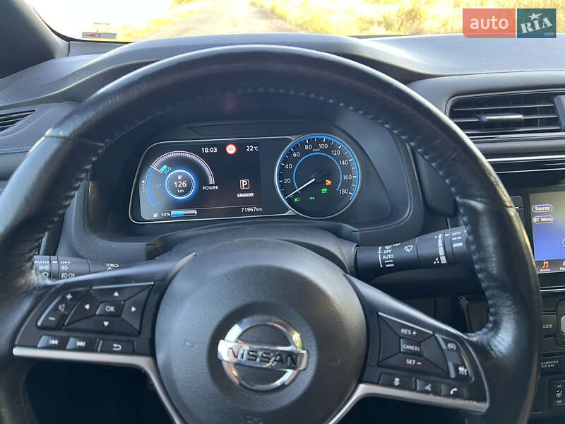 Хэтчбек Nissan Leaf 2018 в Соленом