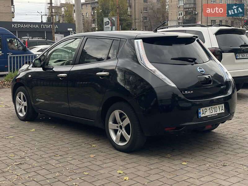 Хэтчбек Nissan Leaf 2012 в Днепре