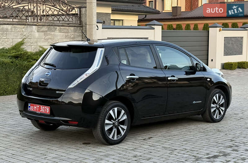 Хэтчбек Nissan Leaf 2015 в Ровно
