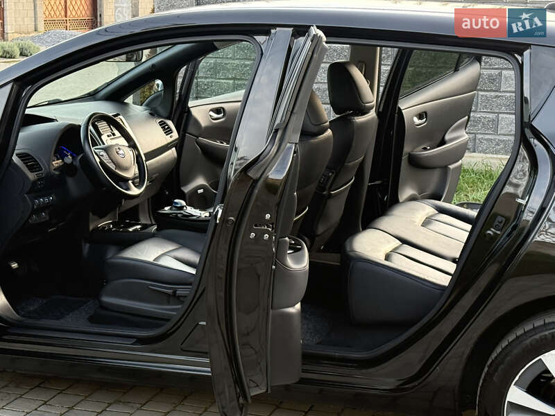 Хэтчбек Nissan Leaf 2015 в Ровно