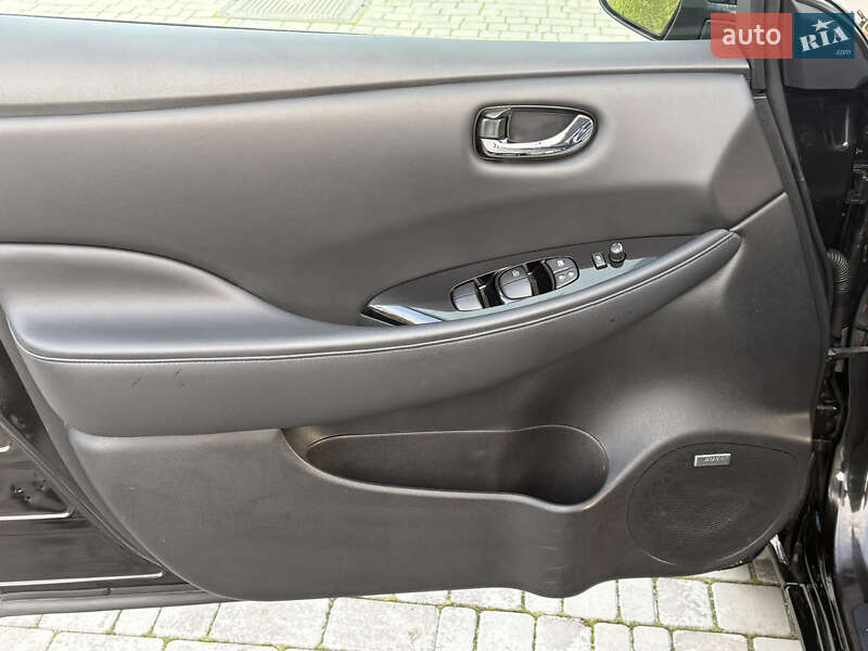Хэтчбек Nissan Leaf 2015 в Ровно