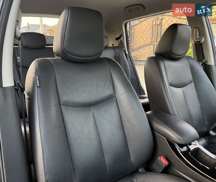 Хэтчбек Nissan Leaf 2015 в Ровно