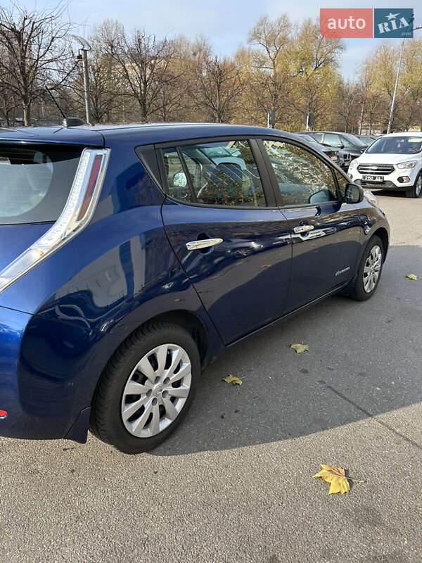 Хэтчбек Nissan Leaf 2017 в Киеве