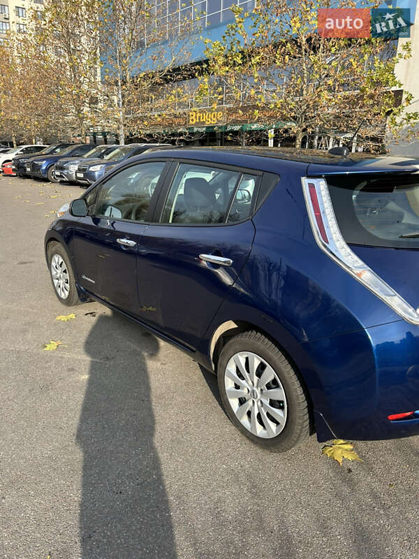 Хэтчбек Nissan Leaf 2017 в Киеве