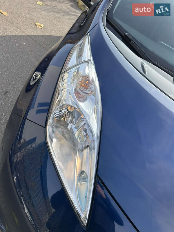 Хэтчбек Nissan Leaf 2017 в Киеве