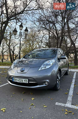 Хэтчбек Nissan Leaf 2015 в Одессе