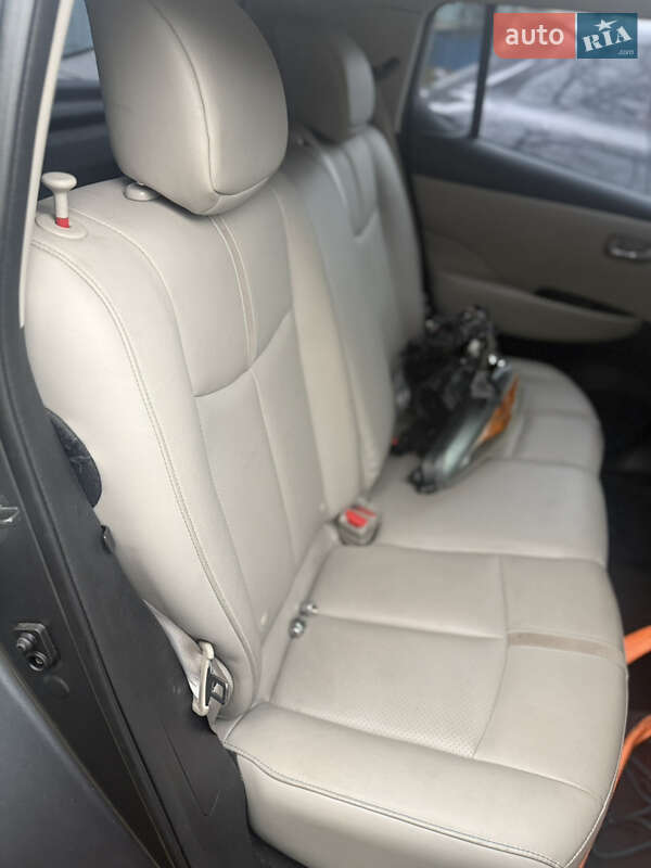 Хэтчбек Nissan Leaf 2018 в Киеве