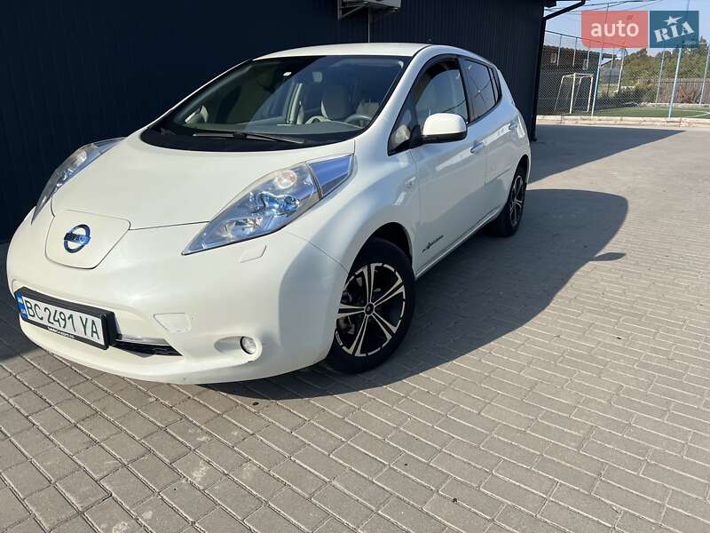 Хэтчбек Nissan Leaf 2011 в Львове