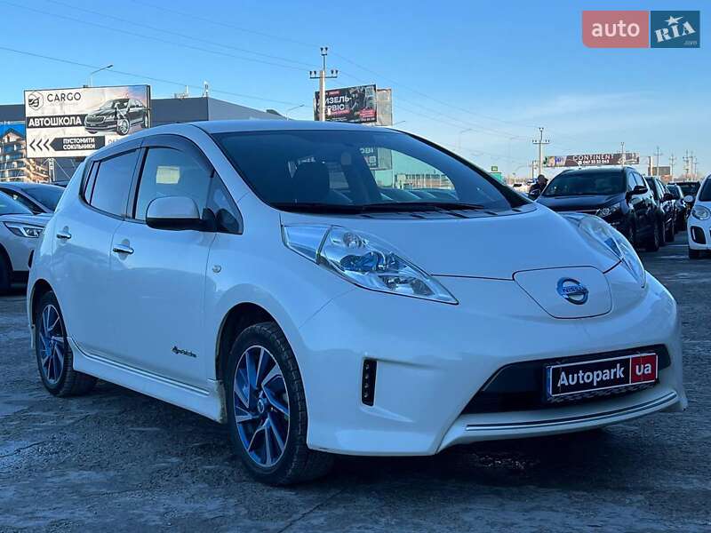Хэтчбек Nissan Leaf 2014 в Львове