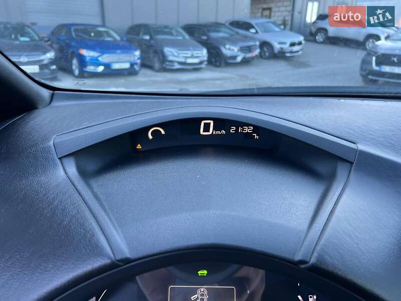 Хэтчбек Nissan Leaf 2014 в Львове