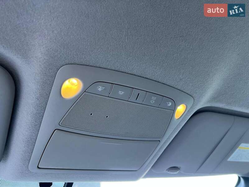 Хэтчбек Nissan Leaf 2014 в Львове