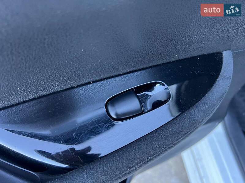 Хэтчбек Nissan Leaf 2014 в Львове