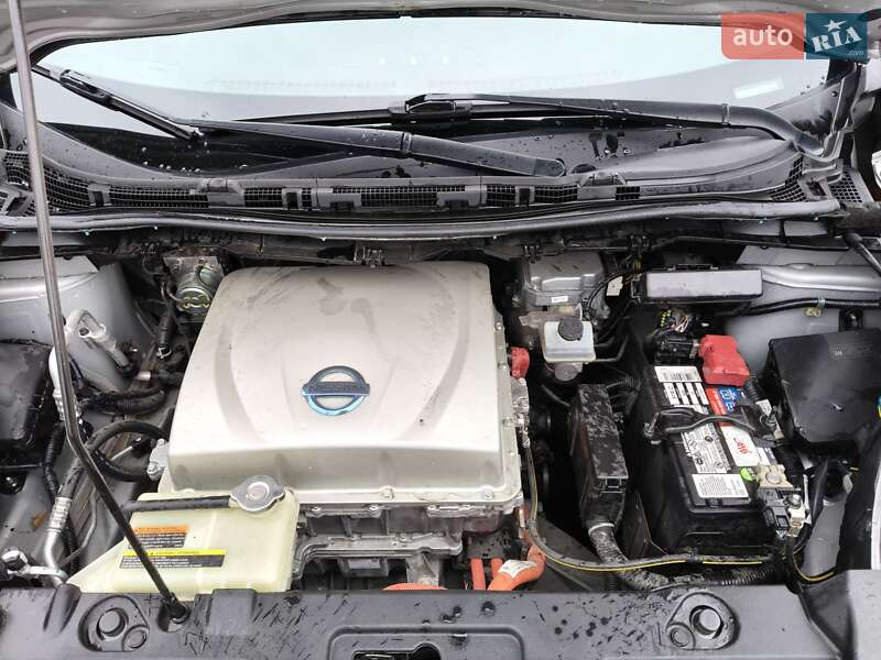 Хэтчбек Nissan Leaf 2014 в Житомире фото 31 Хэтчбек Nissan Leaf 2014 в Житомире