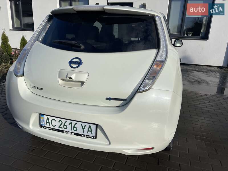 Хэтчбек Nissan Leaf 2012 в Луцке