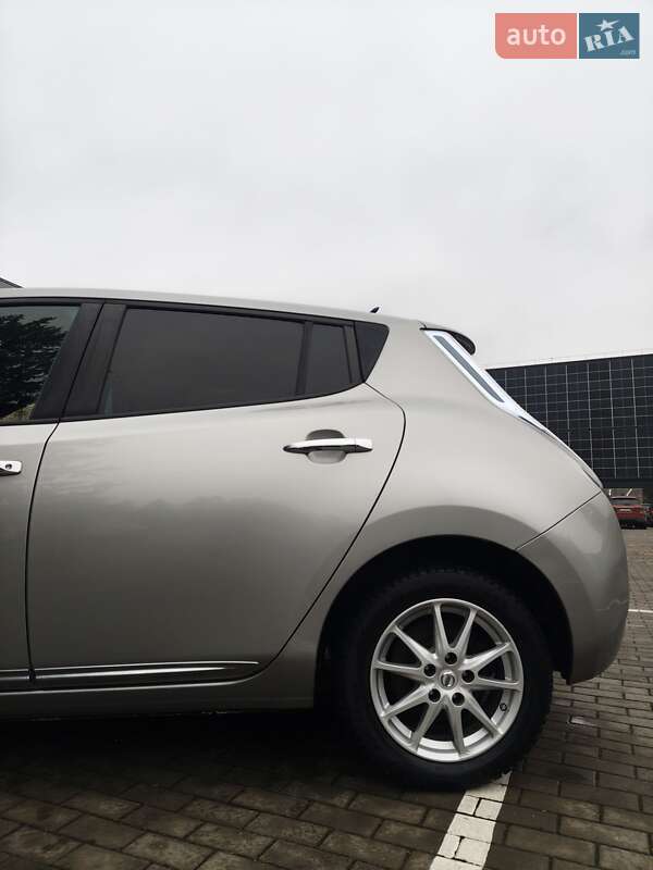 Хэтчбек Nissan Leaf 2013 в Луцке