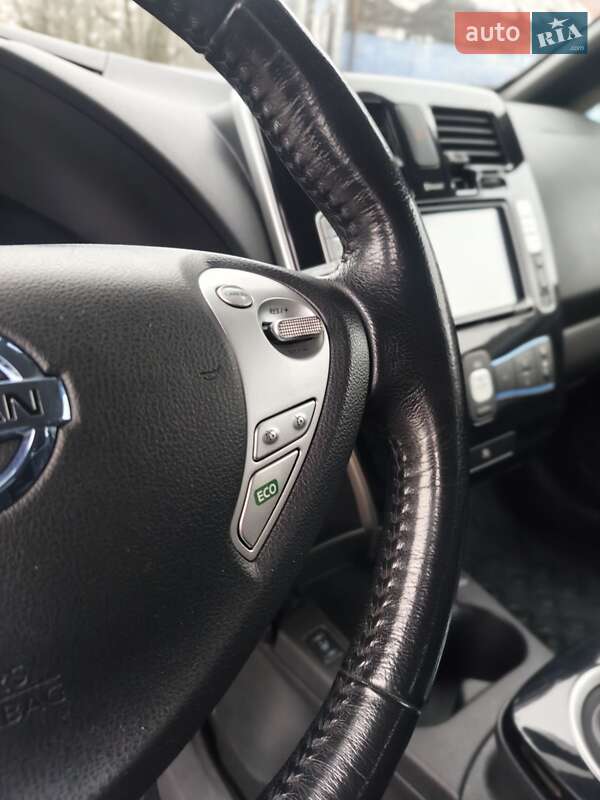Хэтчбек Nissan Leaf 2013 в Луцке