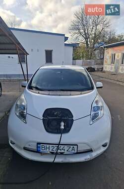 Хэтчбек Nissan Leaf 2015 в Одессе