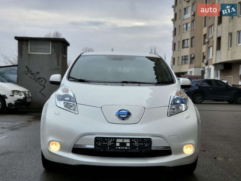 Хетчбек Nissan Leaf 2015 в Києві