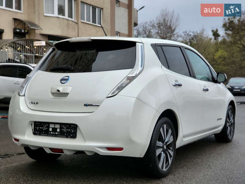 Хетчбек Nissan Leaf 2015 в Києві