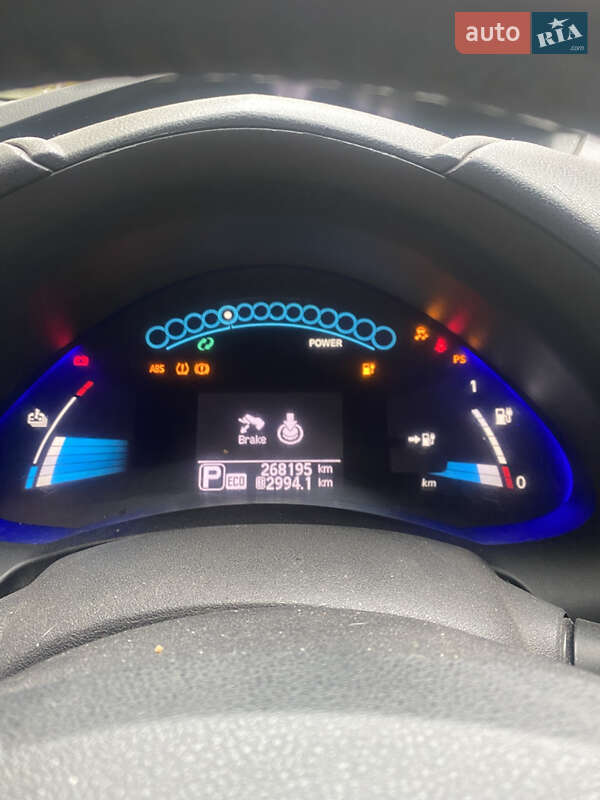 Хетчбек Nissan Leaf 2012 в Черкасах