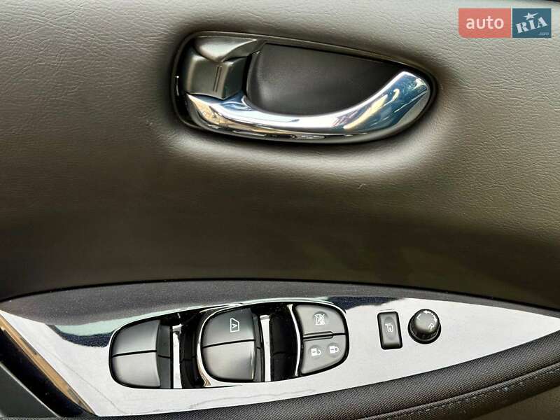 Хэтчбек Nissan Leaf 2021 в Самборе