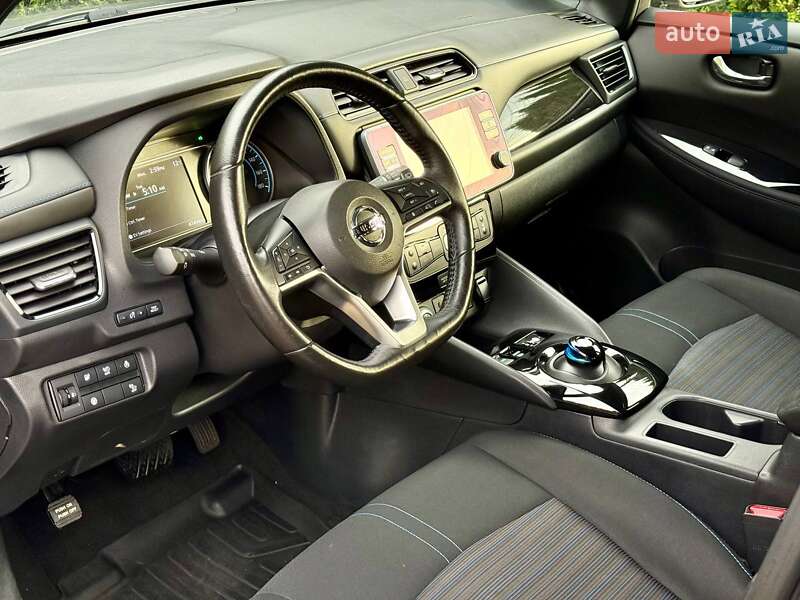 Хэтчбек Nissan Leaf 2021 в Самборе