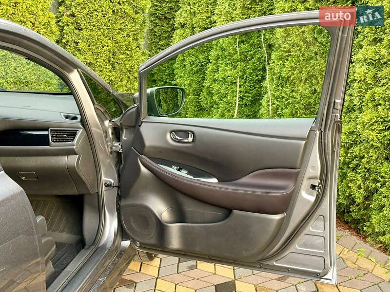 Хэтчбек Nissan Leaf 2021 в Самборе