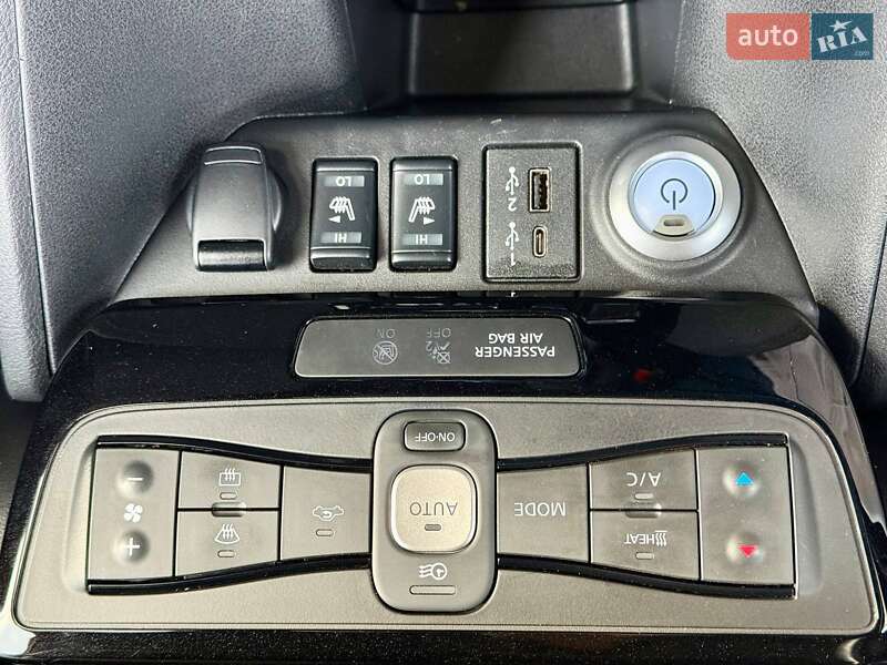 Хэтчбек Nissan Leaf 2021 в Самборе