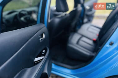 Хэтчбек Nissan Leaf 2014 в Ровно