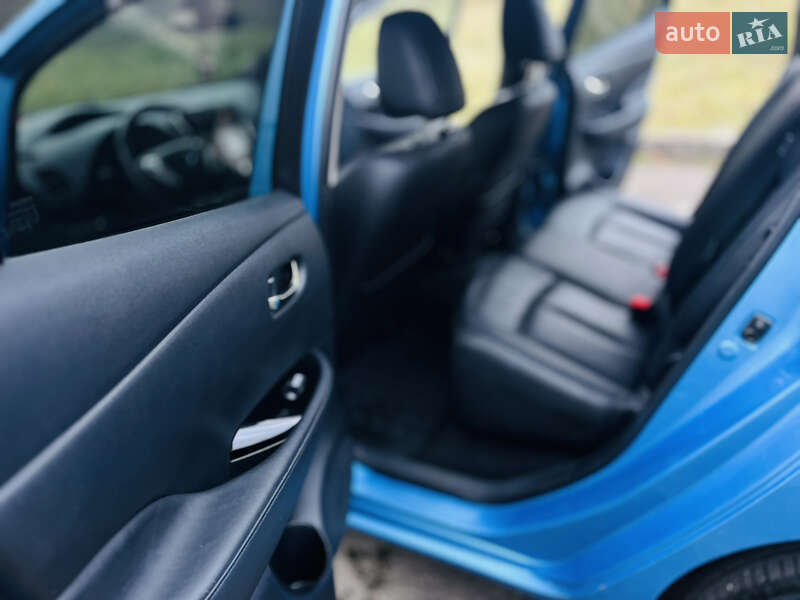 Хэтчбек Nissan Leaf 2014 в Ровно