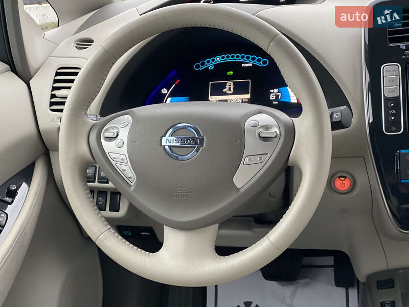 Хэтчбек Nissan Leaf 2011 в Луцке