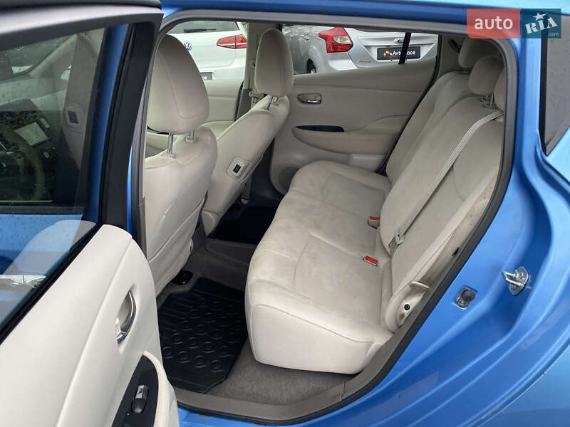 Хэтчбек Nissan Leaf 2011 в Луцке