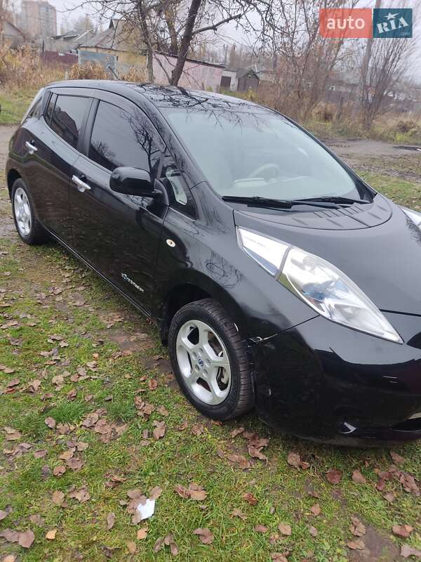 Хэтчбек Nissan Leaf 2011 в Харькове