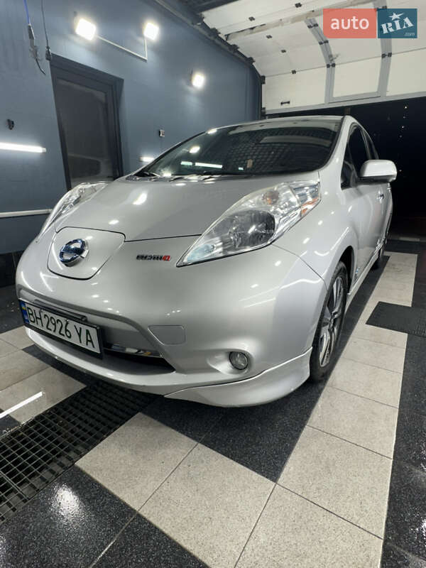 Хэтчбек Nissan Leaf 2015 в Одессе фото 17 Хэтчбек Nissan Leaf 2015 в Одессе