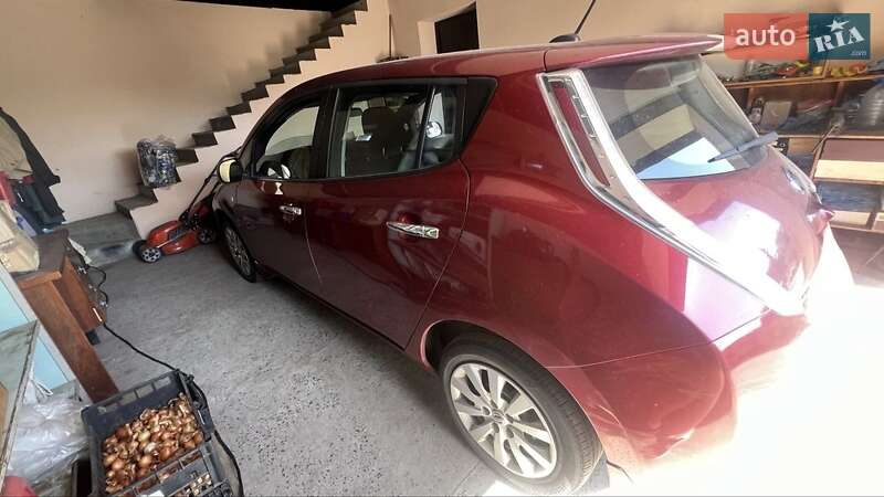 Хэтчбек Nissan Leaf 2013 в Черкассах
