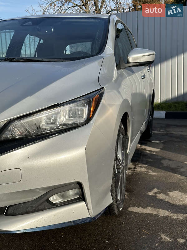 Хетчбек Nissan Leaf 2020 в Києві