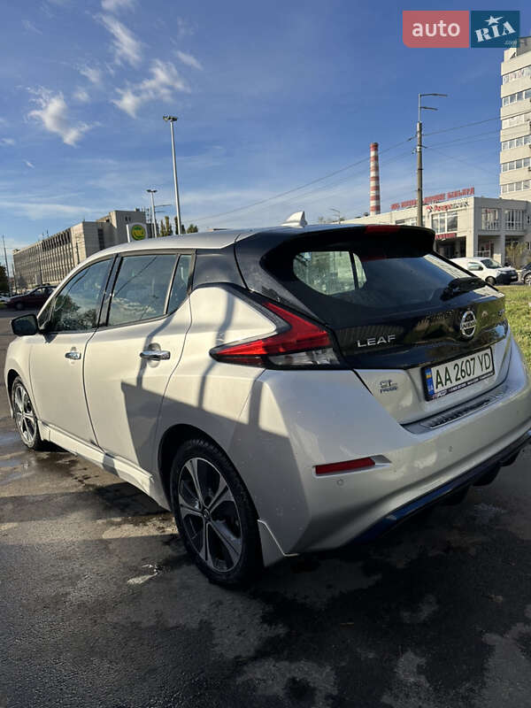 Хетчбек Nissan Leaf 2020 в Києві