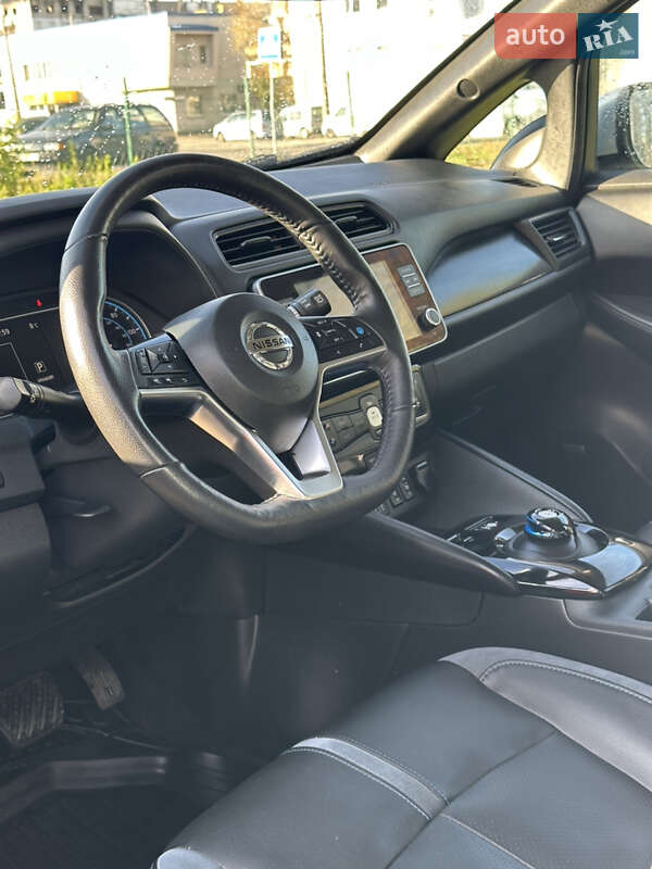 Хетчбек Nissan Leaf 2020 в Києві